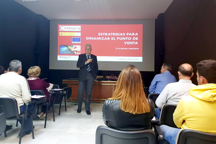 La C�mara de Comercio de Granada present� en Almu��car el Plan de Dinamizaci�n de Comercio Minorista